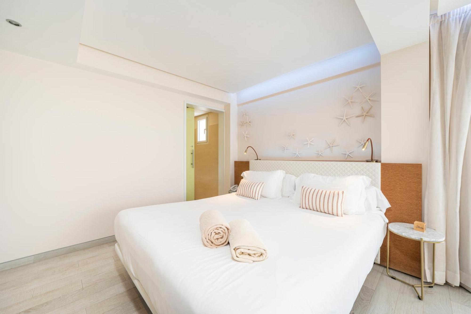 Melbeach Hotel & Spa - Adults Only Canyamel  Exterior photo